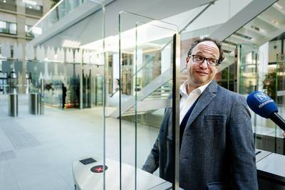 ‘Kijken naar inburgeringsplicht voor Turken’