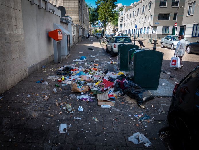 Den Haag gaat het afval veel slimmer ophalen Sensor geeft signaal wanneer bak vol zit Den