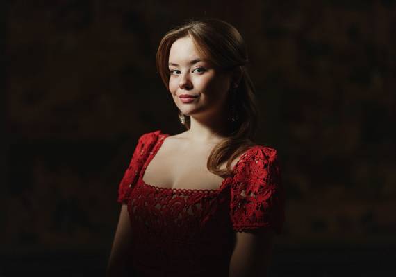 Dít draagt prinses Ariane op de nieuwe foto’s ter ere van haar achttiende verjaardag