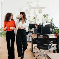 Weer terug naar kantoor en geen idee wat je aan moet? Liselotte geeft outfit-inspiratie