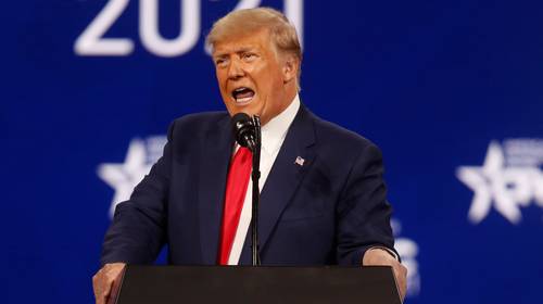 Trump hint naar nieuwe presidentscampagne in 2024: “Op een maand tijd van America First naar America Last”