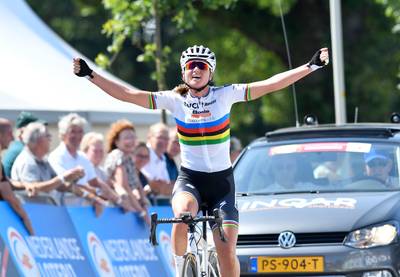 Blaak in regenboogtrui naar nieuwe Nederlandse titel