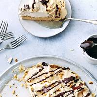 Pavlova met espresso, hazelnoten & chocola