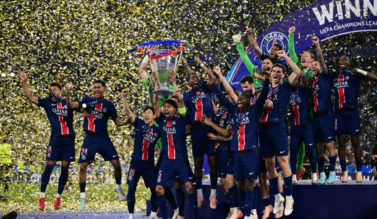 Toen de vedetten uit Parijs vertrokken, kwamen de grote finales en het adembenemende voetbal