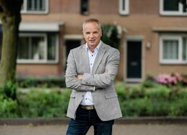 ‘Kopen zonder kijken’-makelaar Alex verhuist naar déze prachtige villa in Spanje 