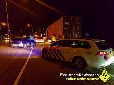 Gestolen vrachtwagen op A15 onderschept
