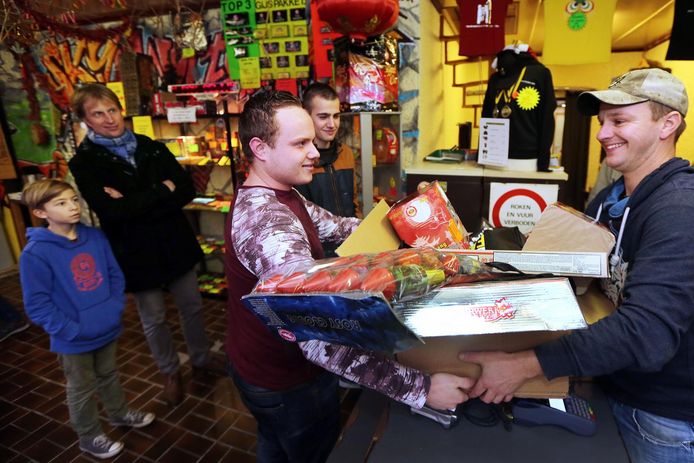 Baarle Nassau Wil Van Vuurwerktoeristen Af Binnenland Ad Nl