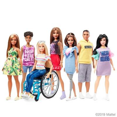 Mattel maakt nu ook barbies in een rolstoel of met een prothese