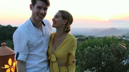 Mee In De Zetel Bij Tinne Oltmans En Juan Gerlo Wij Kijken Doodgraag Samen Naar Series Telenet Play Hln Be