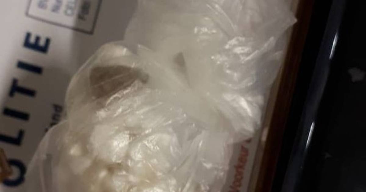 Mede naar aanleiding van een tip via Meld Misdaad Anoniem valt de politie een drugspand binnen in Deventer, pakt vijf verdachten op en neemt harddrugs in beslag : ‘Bingo!', aldus de politie. .