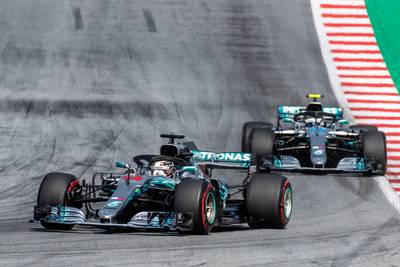 Hamilton: Pijnlijk voor iedereen bij Mercedes
