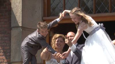 Bruidsmeisje bij vreemden: Als dat maar goed gaat