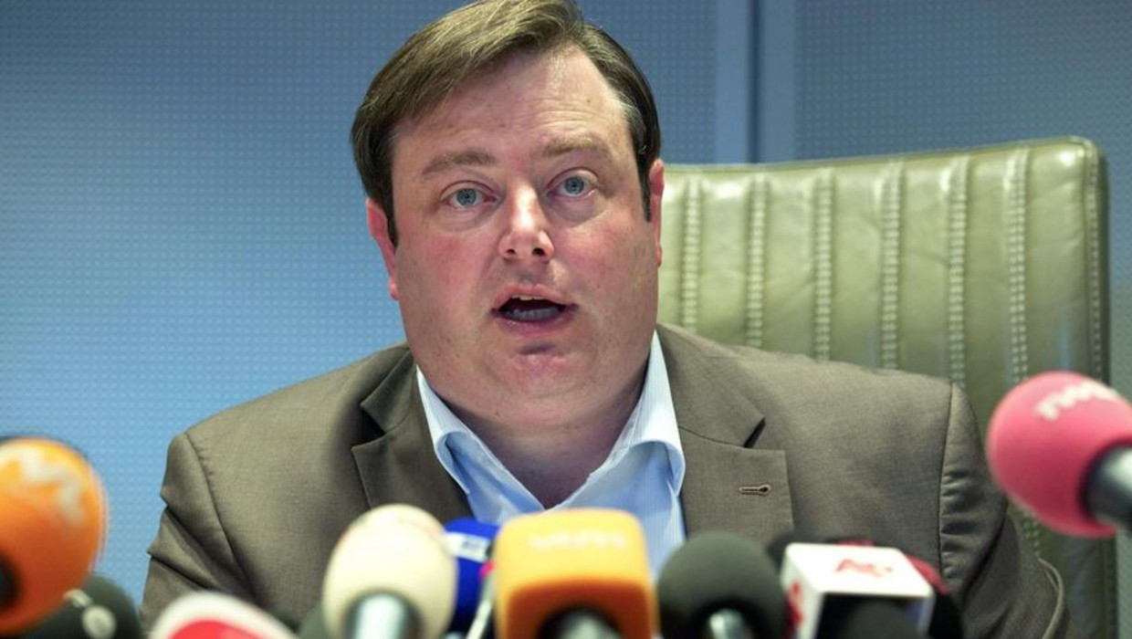 "Al wie tegen Bart De Wever is, moet gewoon zijn bek ...