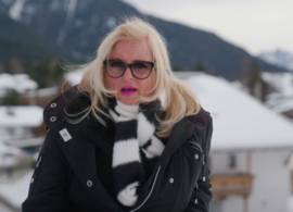 Monique reageert op de geruchten dat haar zoon Mike vreemdgaat
