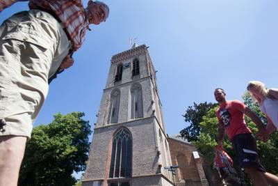 Oude Kerk Ede komt in de steigers