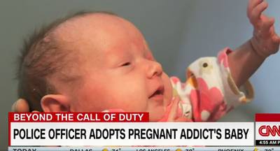 Politieagent adopteert pasgeboren baby van drugsverslaafde vrouw