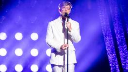 Steff zingt een paar toontjes lager, maar niet slechter
