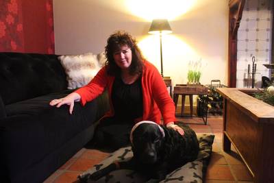 Annetta werd aangevallen door 4 ‘pitbulls’ en vluchtte de zee in