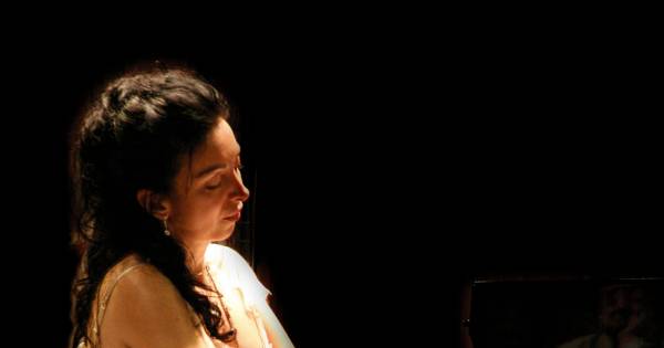 Braziliaanse pianovirtuoos Eliane Rodrigues speelt in Budel-Dorplein - Eindhovens Dagblad