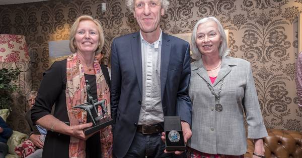 Erepenning Heumen voor Henk van den Berg