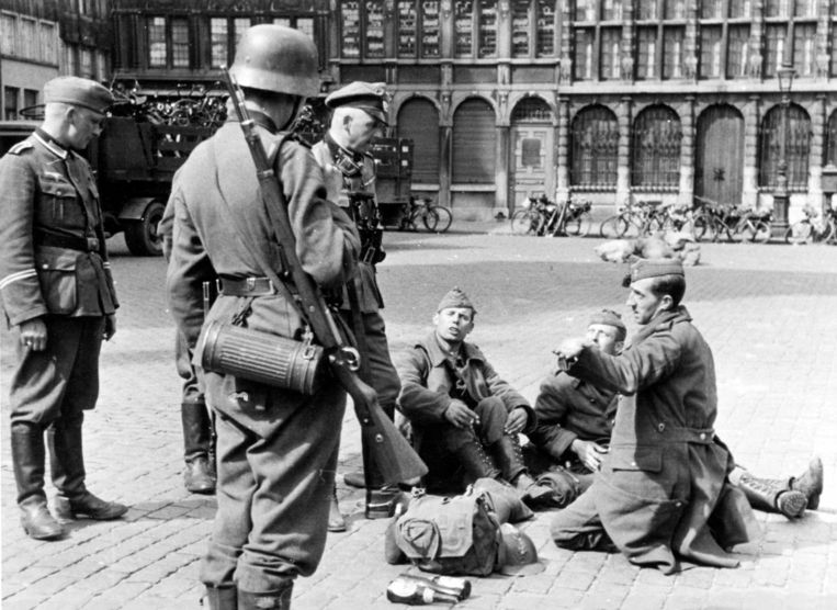 Duizend foto's van bezette stad | Antwerpen | Regio | HLN
