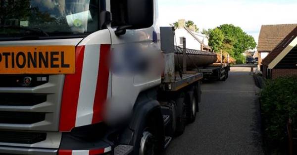 Vrachtwagenchauffeur veroorzaakt vier aanrijdingen in een middag in Aalst - BD.nl