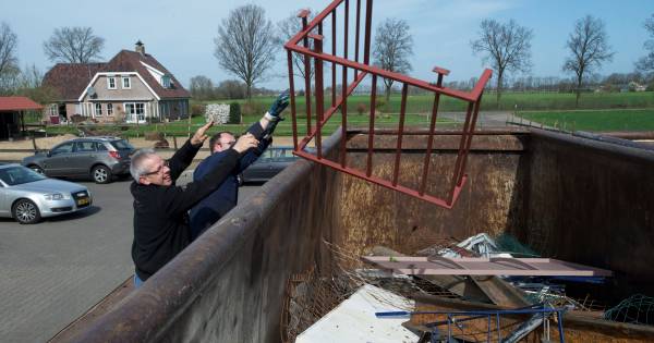 Politie waarschuwt voor containerdiefstal: 'Laat geen vreemden toe' - BN DeStem