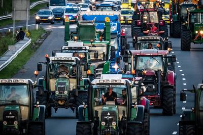 Boeren zijn woedend en gaan nu elke dag actievoeren: ‘We laten niet met ons sollen’