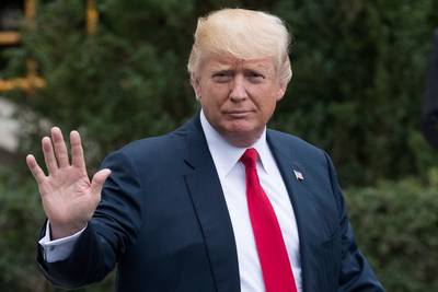 Trump twittert zich opnieuw in de problemen
