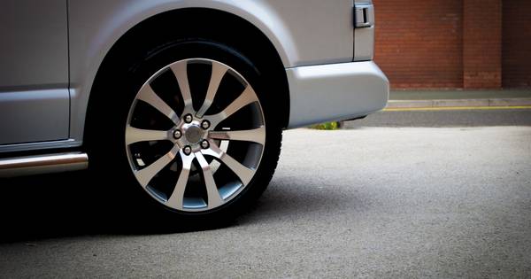 Drama in Zuid-Beijerland: moeder rijdt zoontje (1) dood - AD.nl