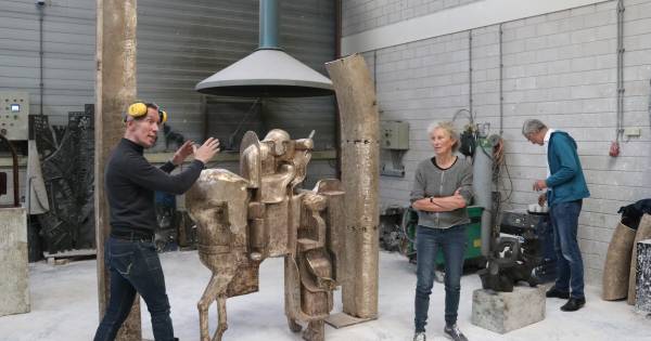 Bronsgieter legt laatste hand aan beeld Sint Maarten; nog 5.000 euro nodig