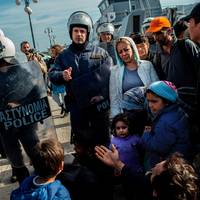 Meer dan helft van de vrouwen in kamp Lesbos maakte een pushback mee