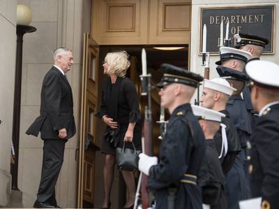 Mattis tegen Hennis: nul kans op militaire actie tegen Venezuela