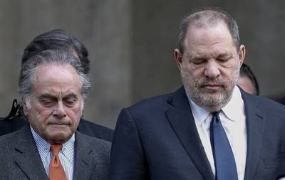 Rechter zet strafzaak tegen Weinstein door