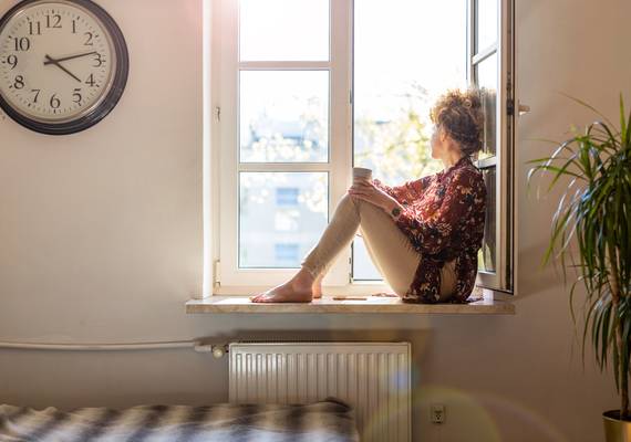 Esther (38): “Door mijn sociale angst veranderde ik in een bang, kwetsbaar vogeltje dat zich verstopte”