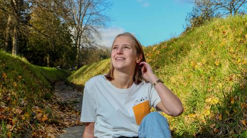 Annelies (19) getuigt over haar mentale problemen: “Ik voelde dat er iets niet klopte, alsof ik anders was dan de anderen”