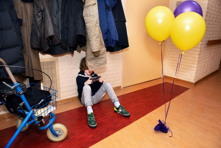 Fotograaf Martijn van de Griendt: 'Ik zag een wereld waarin we permanent 'aan' staan' - Volkskrant