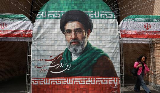 Adviseur Khamenei: ‘Trump ondermijnt diplomatie met blokkade en buitensporige eisen’