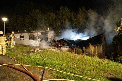 Twee caravans branden uit op camping in Winterswijk