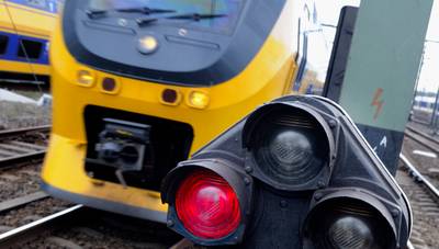 Politie haalt spelende kinderen van spoor