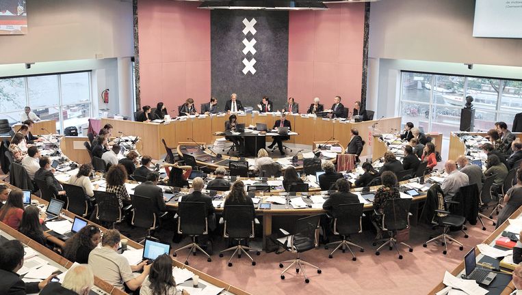 'Amsterdam mogelijk onder curatele van het rijk' - Volkskrant