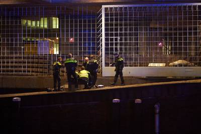 Politie schiet persoon dood die met vuurwapen rondliep bij Nederlandsche Bank