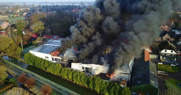 De zeer grote brand in Lith in twintig foto's - BD.nl