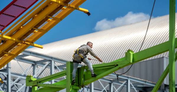Megakermis bij GelreDome in Arnhem krijgt geen extra politie-inzet na opstootjes in Zevenaar .