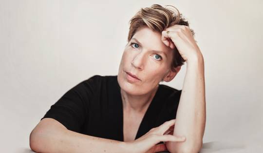Cabaretier, tv-maker en columnist Paulien Cornelisse (50) overleden: ‘Ik geloof niet zo in definitieve lessen’