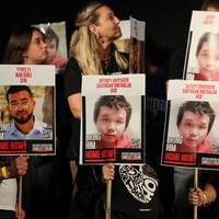 Israël bevestigt dat overgedragen lichaam van een-na-laatste gijzelaar in Gaza is • Luchtaanval op Gaza, Palestijnen melden 5 doden