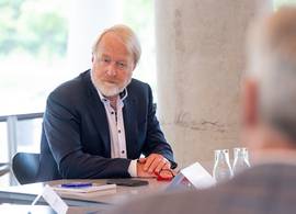 Van Dissel: mogelijk laatste winter met zware maatregelen door coronapíl