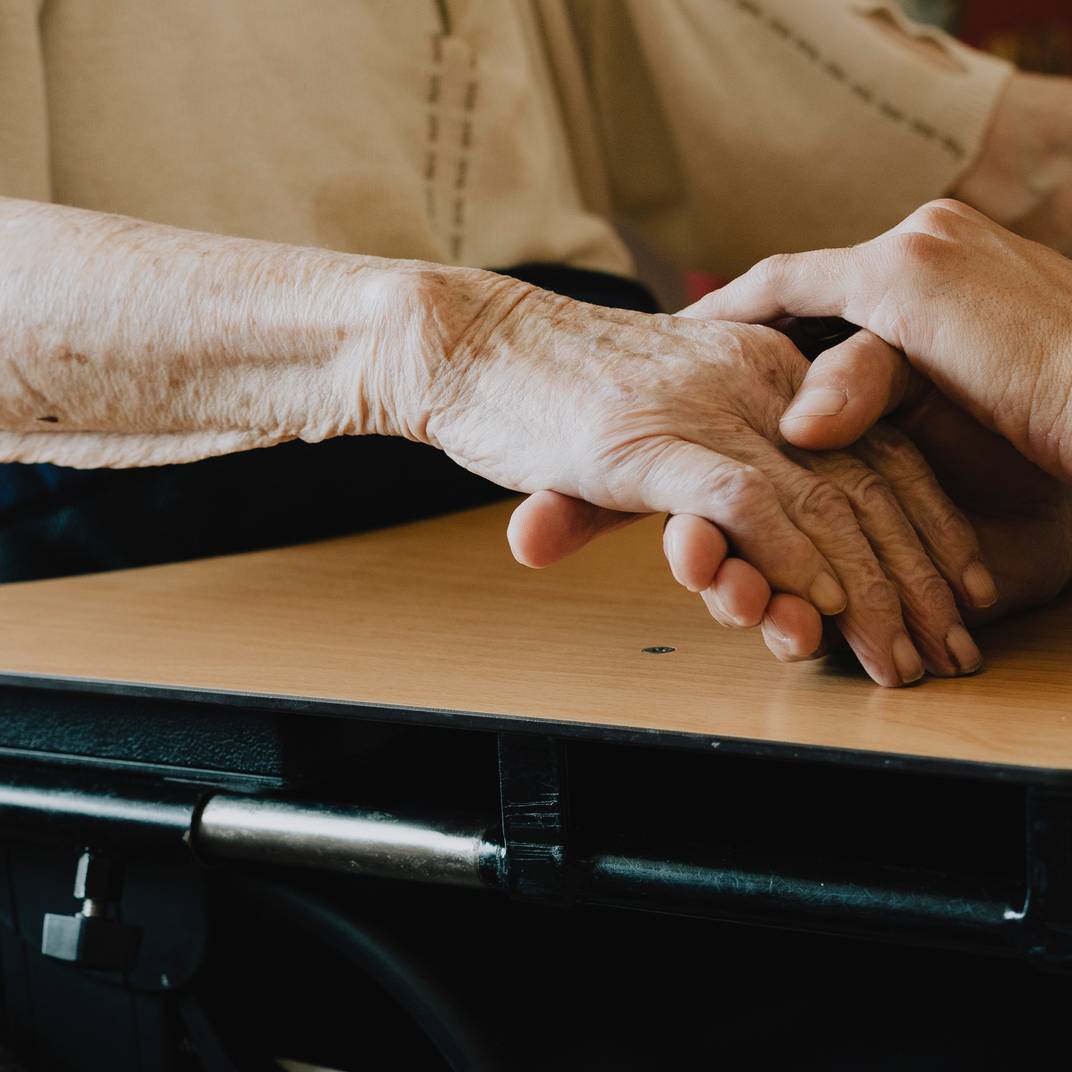 Euthanasie bij gevorderde dementie? Comité wil wilsverklaring juridische basis geven