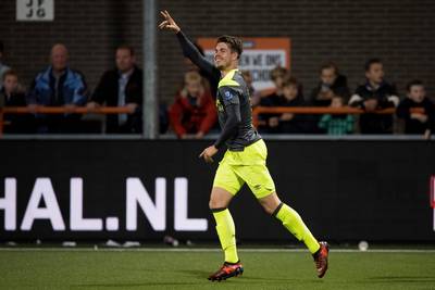 Van Ginkel redt slordig PSV met wereldgoal bij Volendam