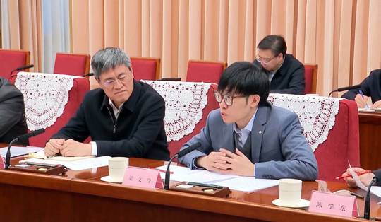 Wat is het geheim van Liang Wenfeng, de miljardair achter het nieuwste AI-model?